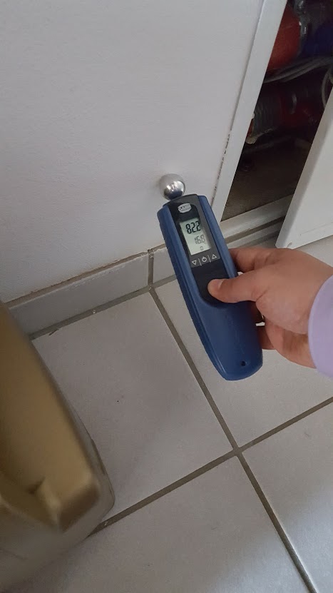 Wasserschaden in einem Wohnraum